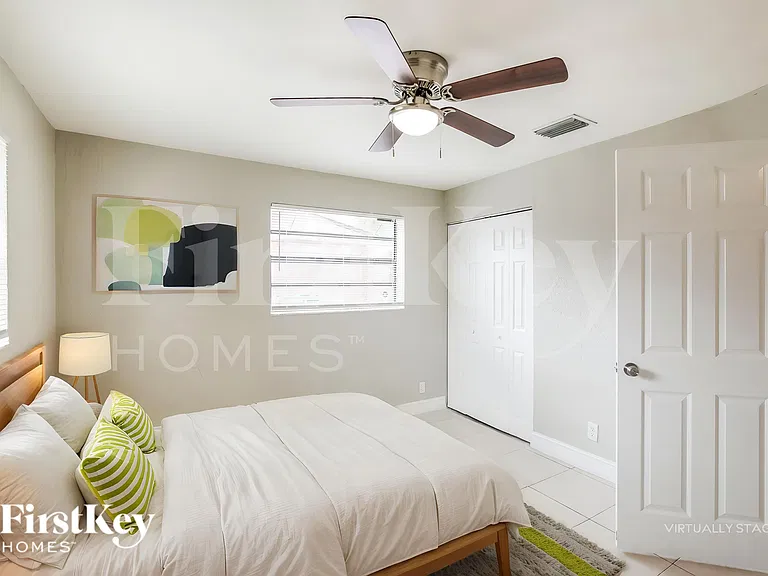 4951 SW 16th St — Photo 8