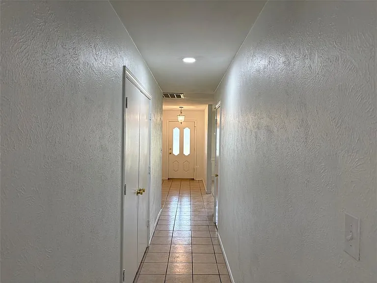 3902 San Mateo Dr — Photo 8
