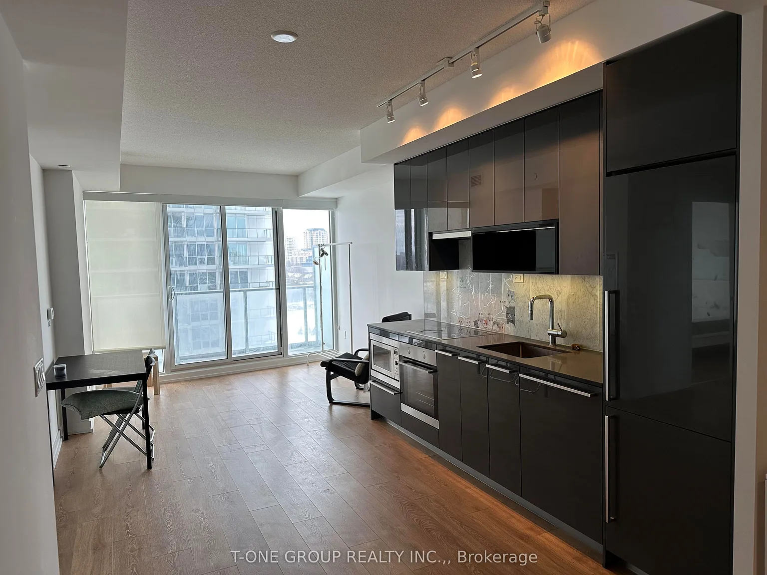 2 bed, $2,400 — Photo 3