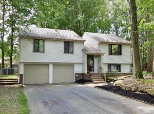 1930 Burr Oaks Ct, Youngstown, OH