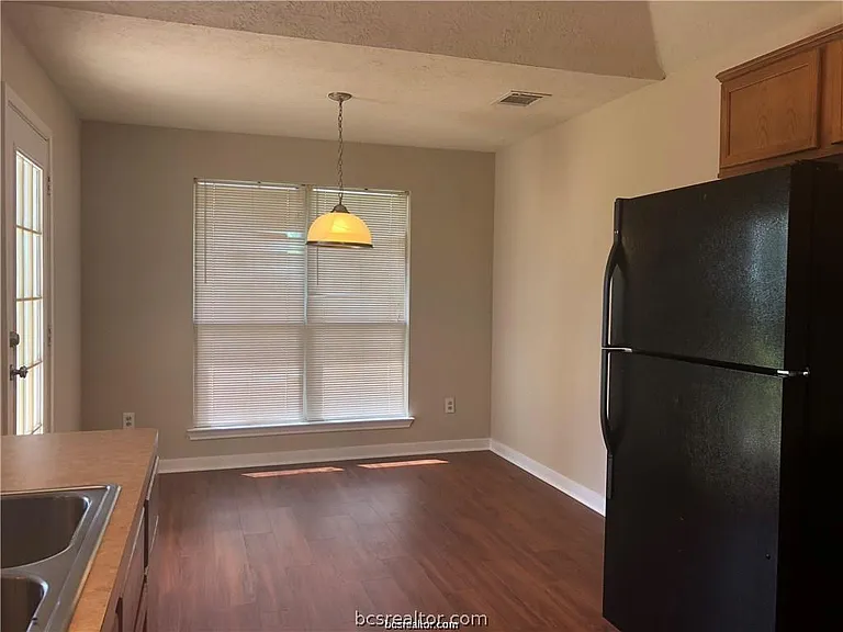 921 Windmeadows Dr — Photo 9