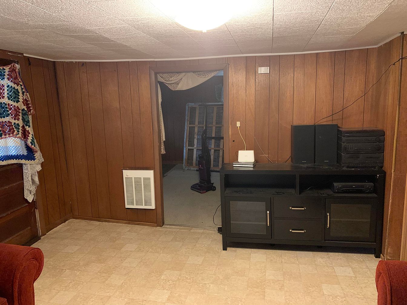 Circa 1941 Handyman Special in Eastern Kentucky on 25 Acres Under 80K Old Houses Under 100K