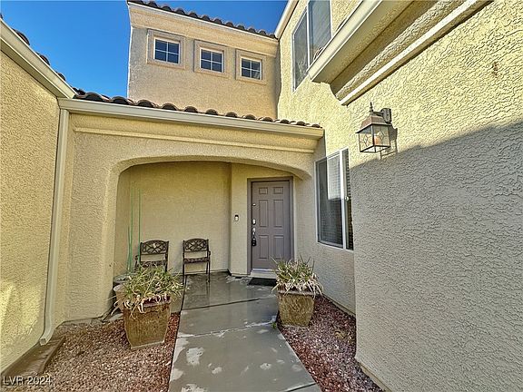 3rd image of 8621 Echo Grande Dr