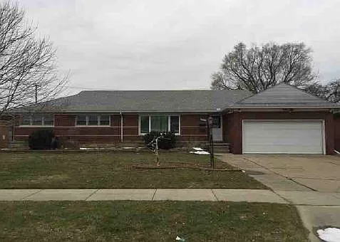 22475 Petersburg Ave photo 1