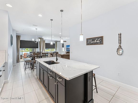 5th image of 2859 Avalonia Dr
