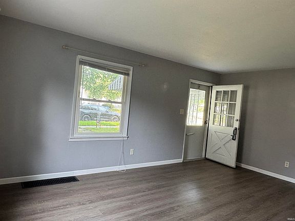 4th image of 1405 Melrose Ave