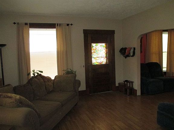 2nd image of 204 W Mulberry St