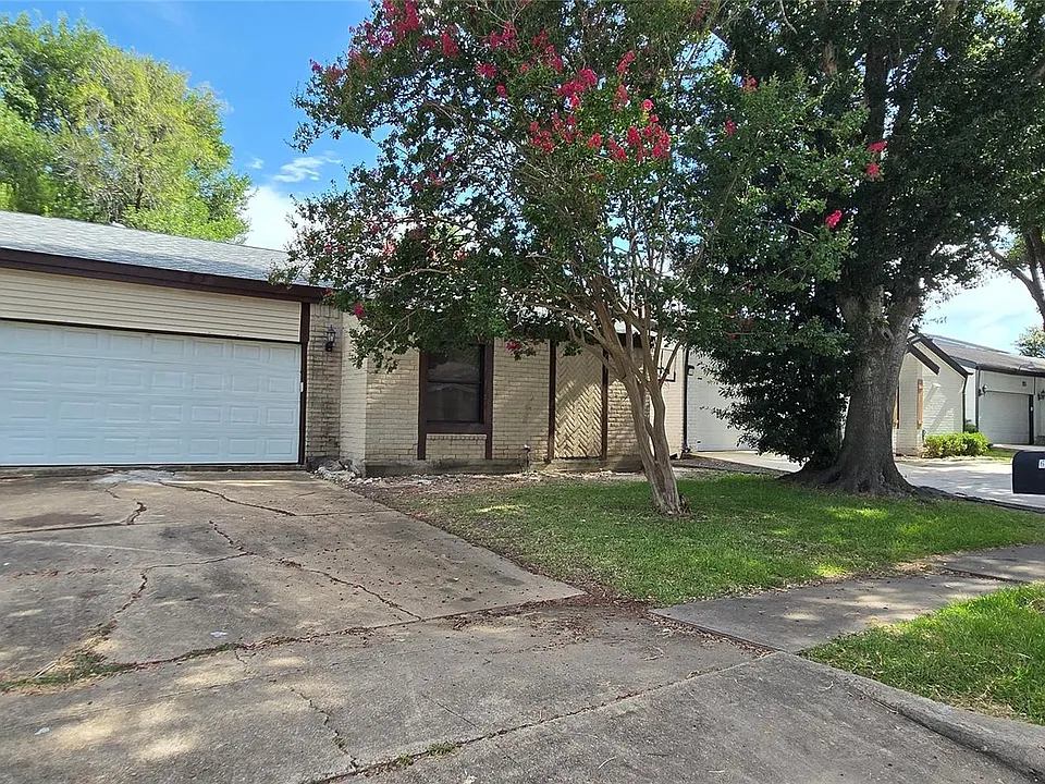 6311 Dawnridge Dr