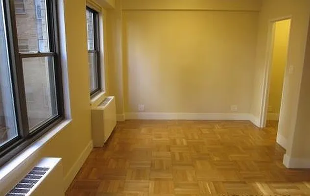 Rented by Kian Realty | media 22