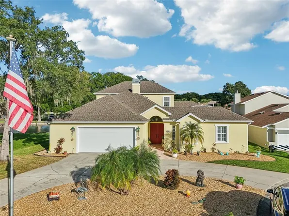 828 Palm Harbor Ct, Leesburg, FL 34748