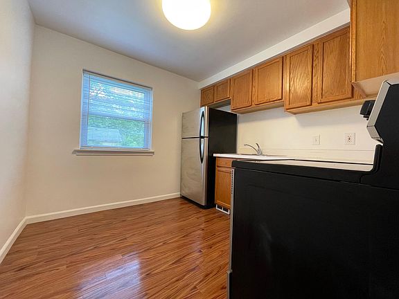3rd image of 24612 Cloverlawn St