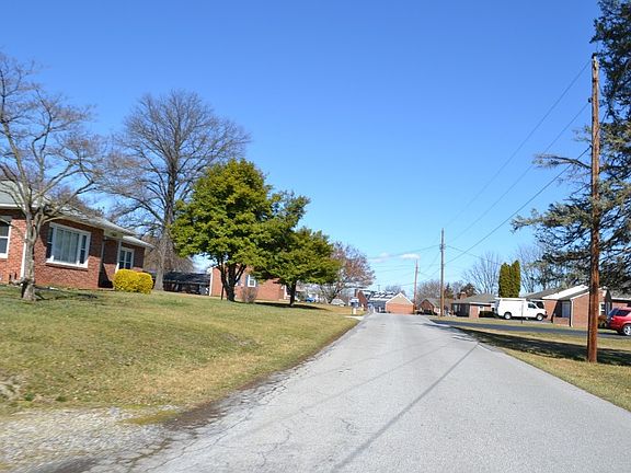 5th image of 20610 Emerald Dr