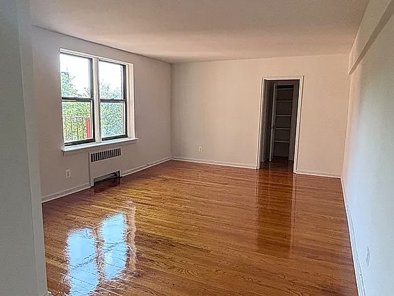 3rd image of 6188 Dry Harbor Rd APT 4C