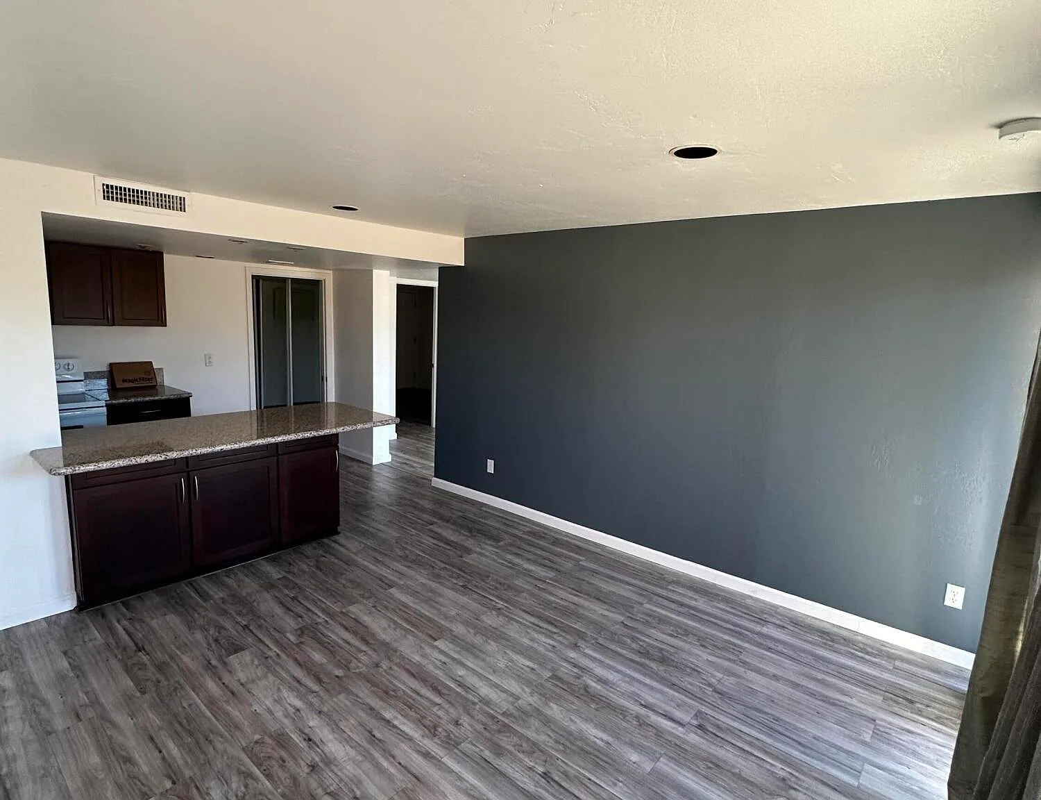 2 bed, 1.0 bath, 869 sqft, $1,195 — Photo 2