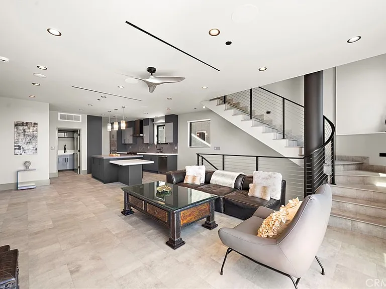 228 Hazel Dr — Photo 14