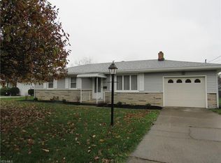 2241 Breezewood Dr, Austintown, OH