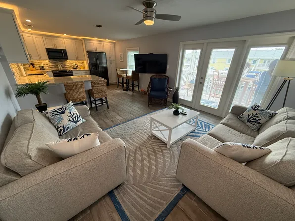 4945 Coquina Key Dr SE APT D, Saint Petersburg, FL 33705