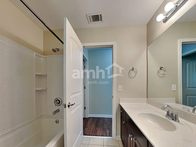 160 Grayson Ave — Photo 16