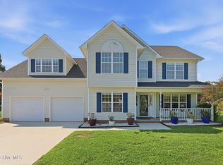 303 Pommel Ct, Jacksonville, NC 28540