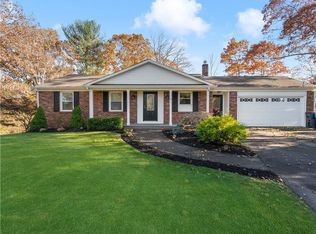 25 Sun Valley Dr, Cumberland, RI 02864