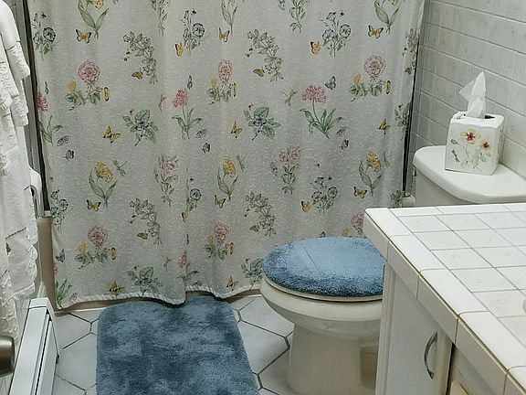 5th image of 42 Shelley Ct