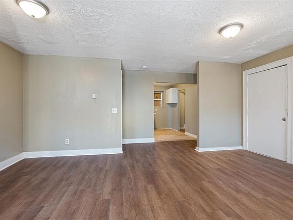 5th image of 318 E Division St
