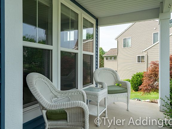 4th image of 810 Moorings Dr SE