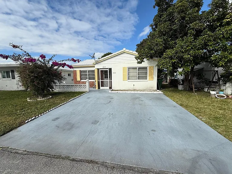 6805 NW 75th Dr — Photo 28