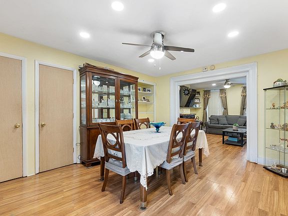 3rd image of 361 New York Ave