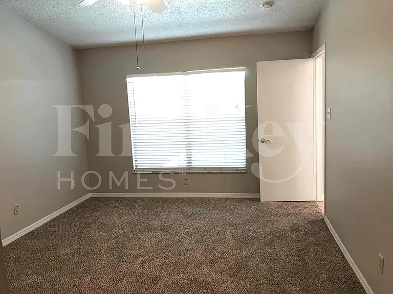 16219 Pebblebrook Dr — Photo 10