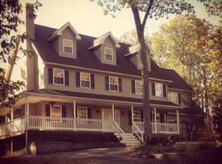 223 Owl Hollow Dr, Tannersville, PA 18372