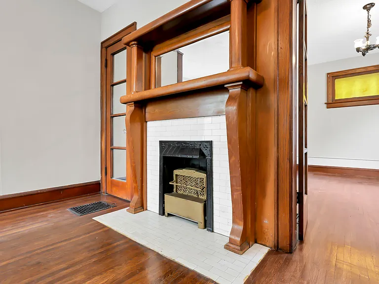 294 Wyandotte Ave — Photo 15