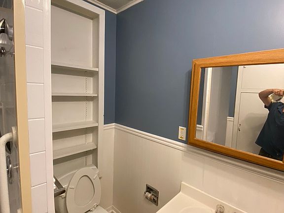 5th image of 4146 Falls Rd