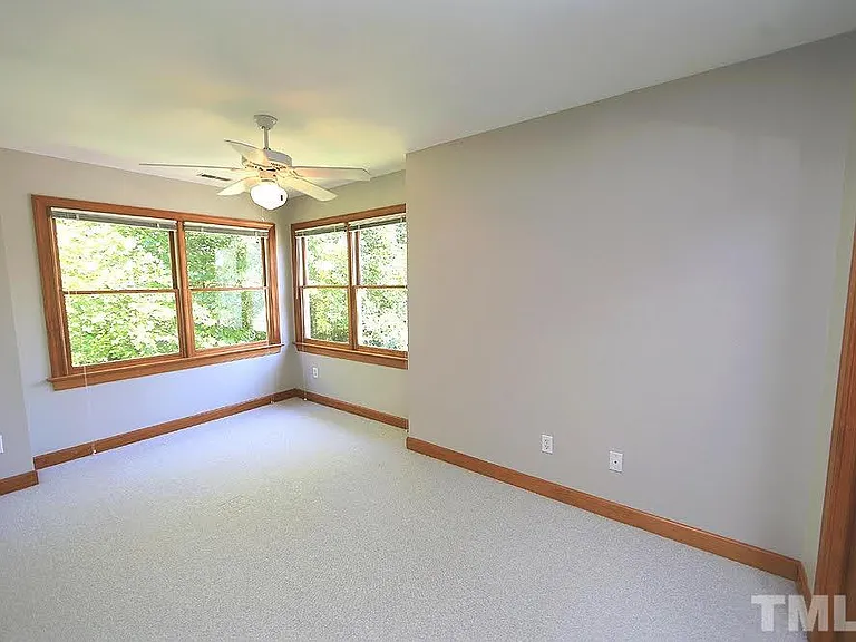 212 Columbia Pl W — Photo 10