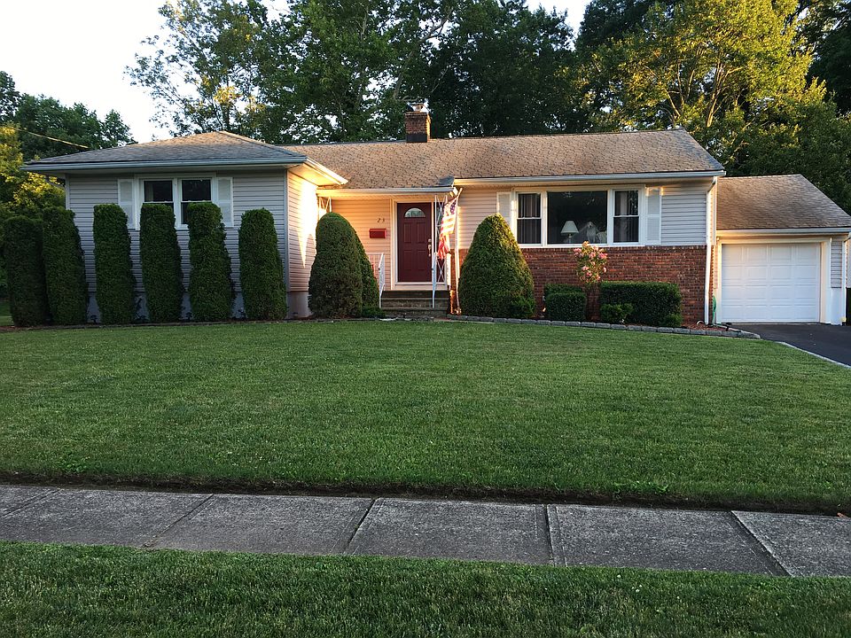 2nd image of 23 Sandra Cir