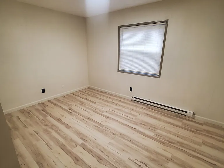1205 Pine Ave — Photo 5