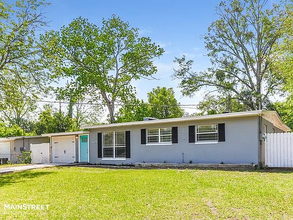 4th image of 7958 Lorient Dr