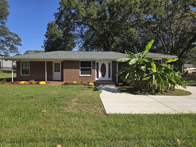 245 E College Ave — Photo 1