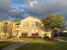 2866 Club Cortile Cir, Kissimmee, FL