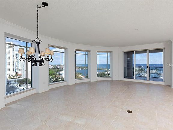 2nd image of 100 Beach Dr NE Unit 1401