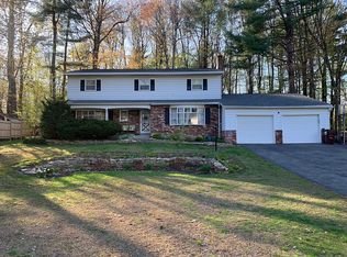 1 Woodshire Ct #1, Ballston Lake, NY 12019