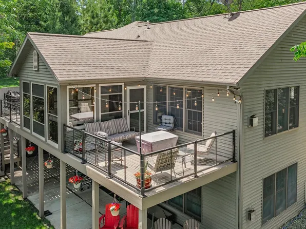S9194 Dam Heights Rd, Prairie Du Sac, WI 53578