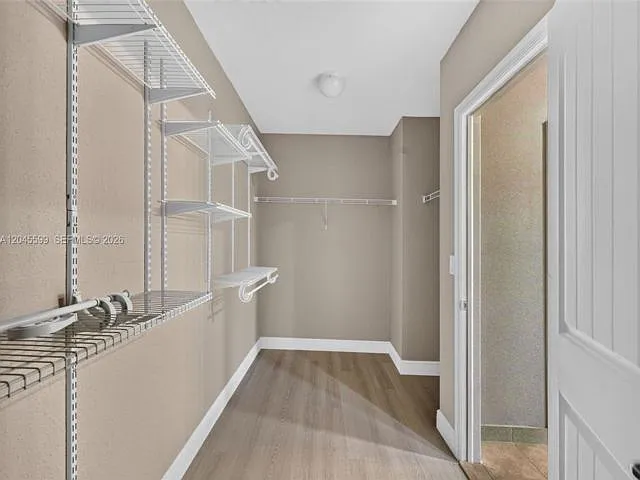5 bed, 3.0 bath, 3116 sqft, $4,850 — Photo 2
