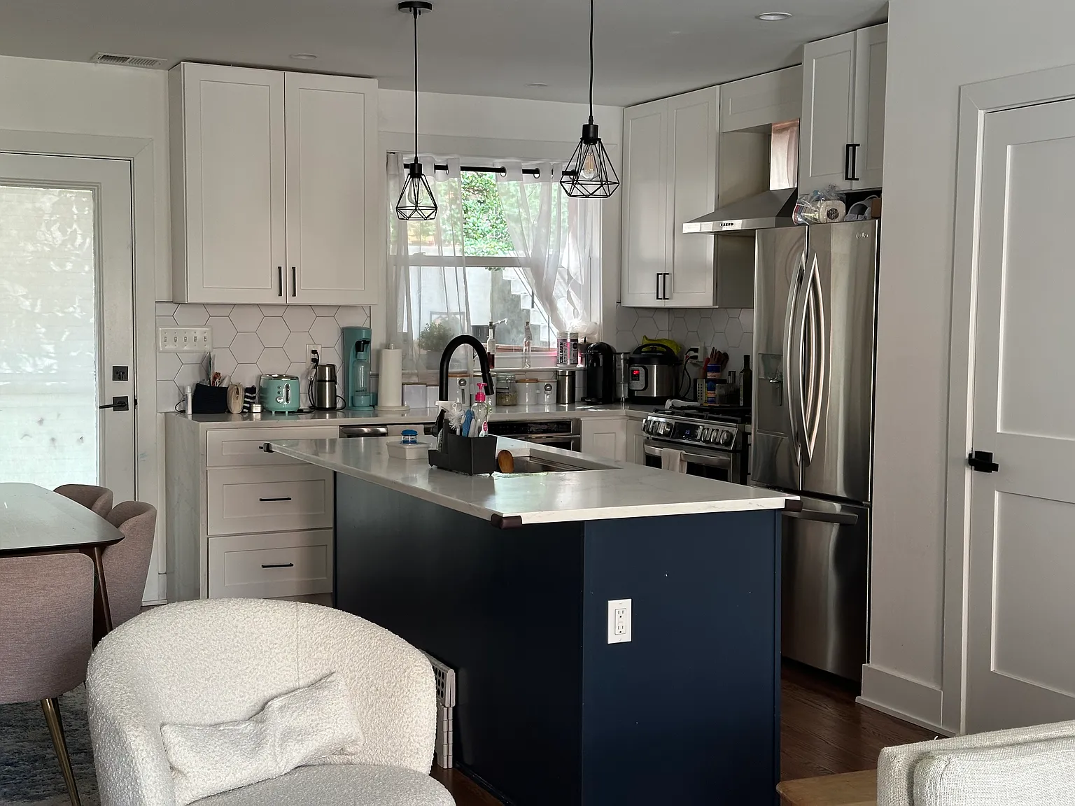 2 bed, 1.5 bath, 1020 sqft, $3,800 — Photo 4