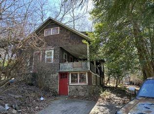 76 Jacobs Creek Rd, Ewing, NJ 08628