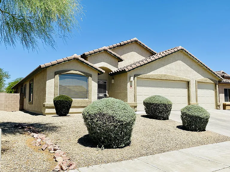 8771 N Finfrock Dr — Photo 1