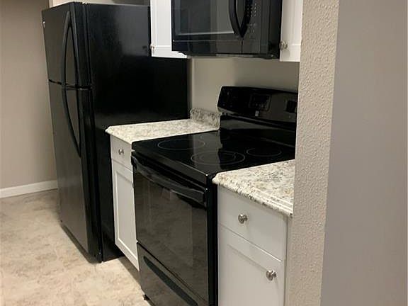 5th image of 2929 Winkler Ave APT 1017