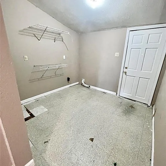 2717 Lincoln Ave — Photo 8