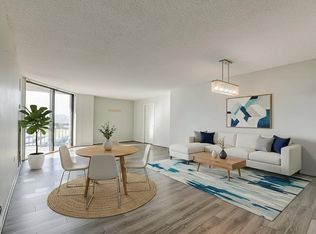 232 Harmon Cove Tower #232, Secaucus, NJ 07094