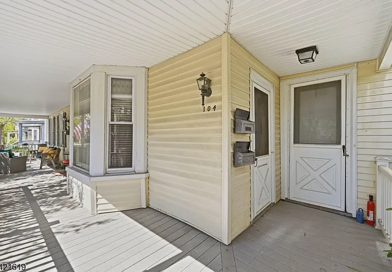 104 Maple Ave #2 — Photo 2